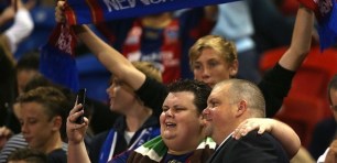 Nathan Tinkler loses control of Newcastle Jets A-League football club as administrators called in